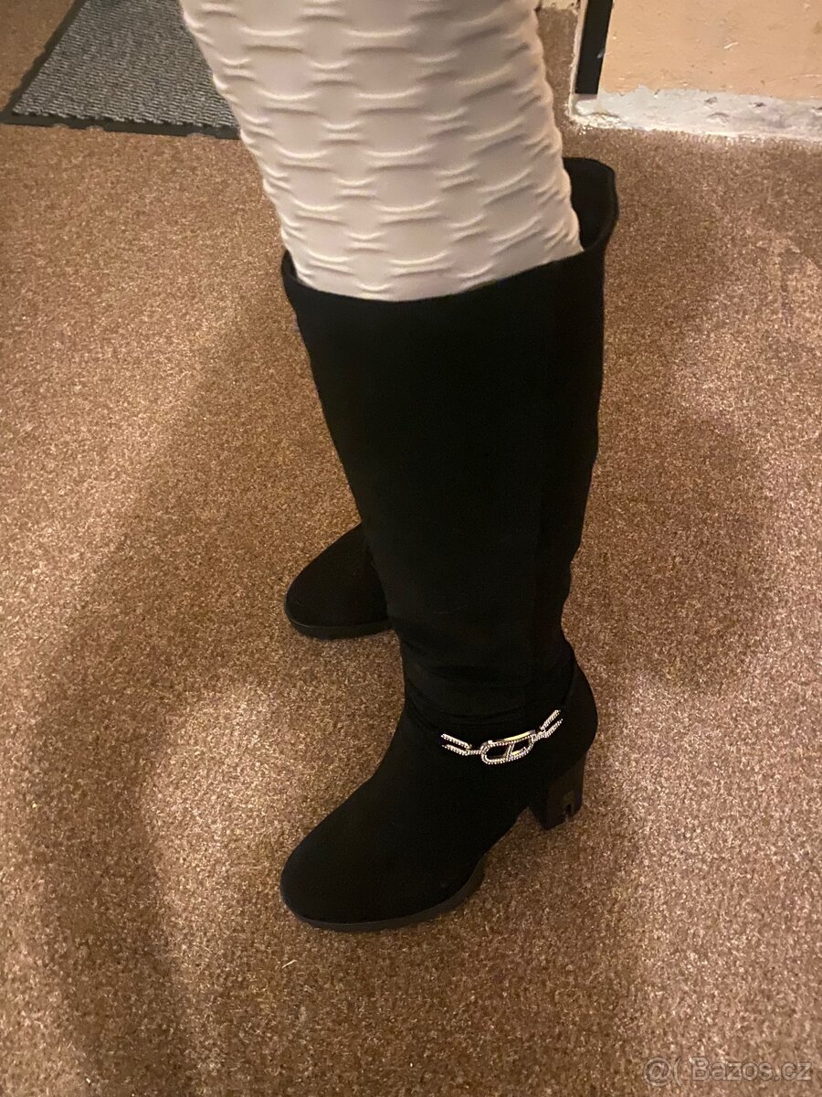 Dámské semišové kozačky vel.40