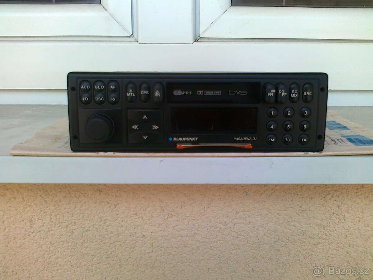 Prodám autorádio BLAUPUNKT-,