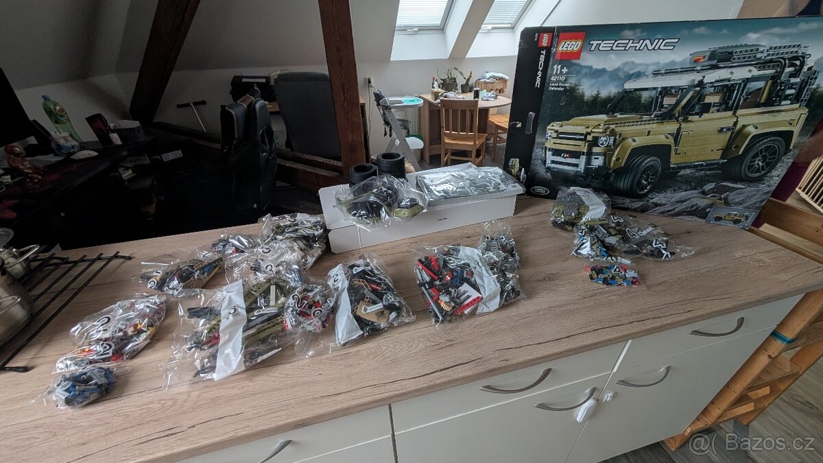 Lego Technic 42110 Land Rover Defender