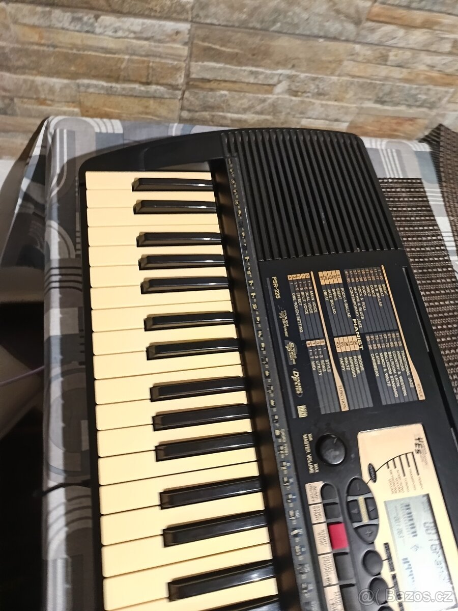 Prodám klávesy Yamaha PSR -225