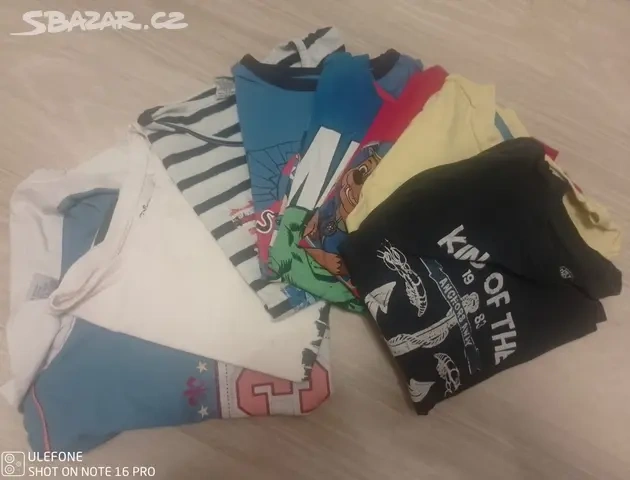 Trička vel. 122/128 balík, vše za 150 Kč