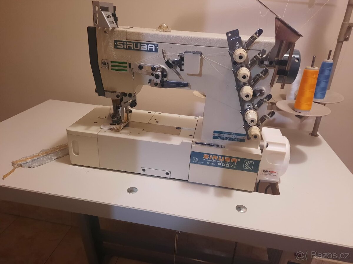 Průmyslový coverlock Siruba F007e