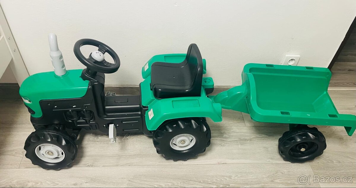 Dětský šlapací traktor s valníkem