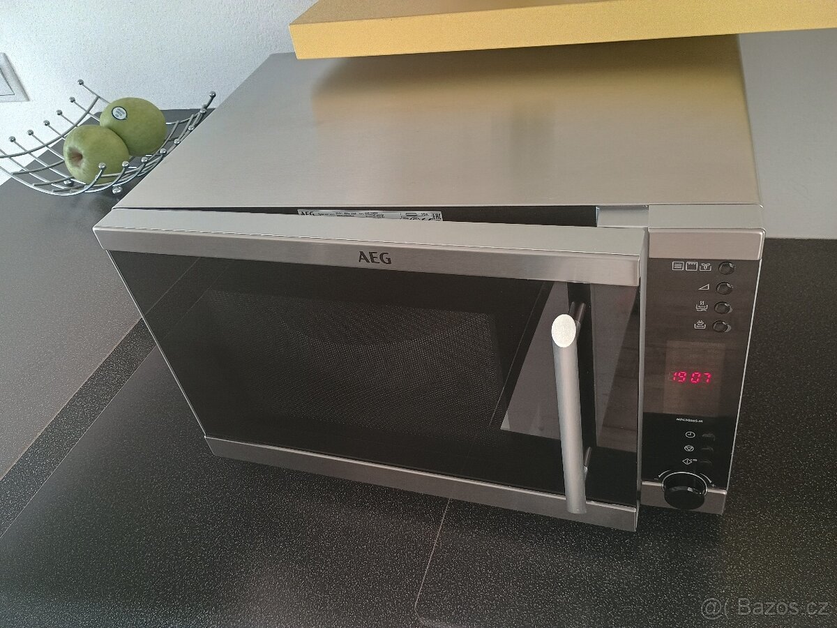 AEG mikrovlnka s grilem
