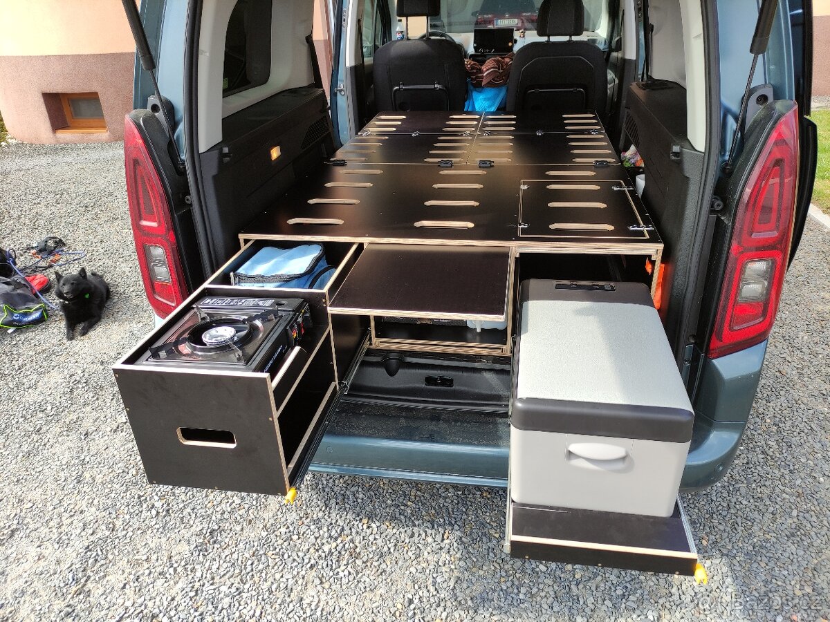 Kempinková vestavba Opel Combo