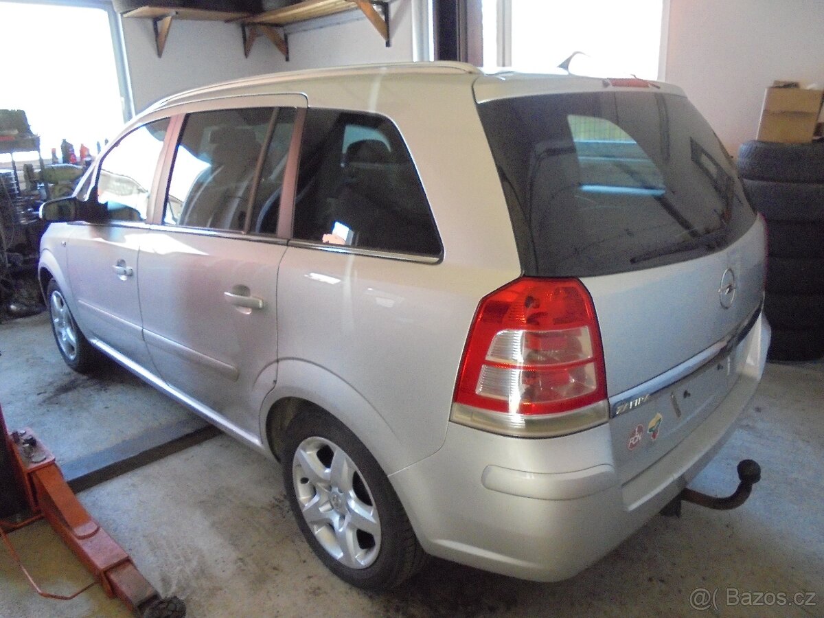 Opel Zafira B, 1.8 103 KW, rok 2009 náhradní díly