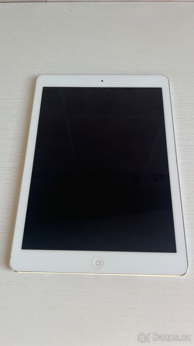 iPad Air 32GB Wi-Fi – velmi dobrý stav