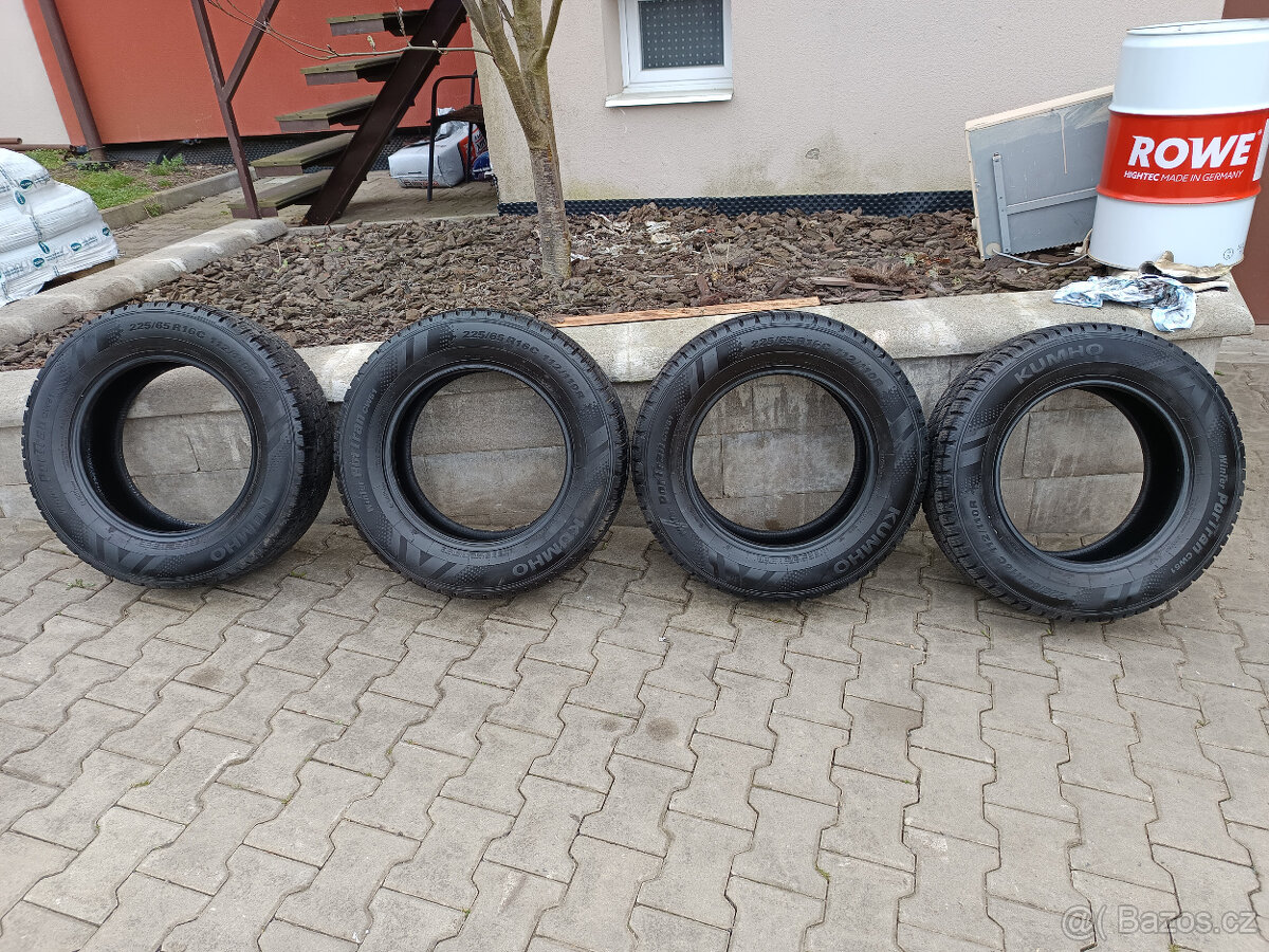 Prodám 4 zimní pneu Kumho 225/65 R16C 112/110R