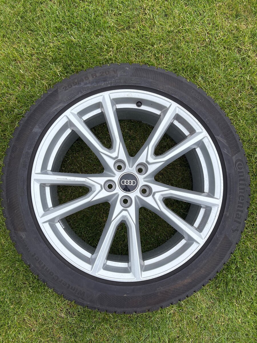 Zimní originální komplety Audi Q5