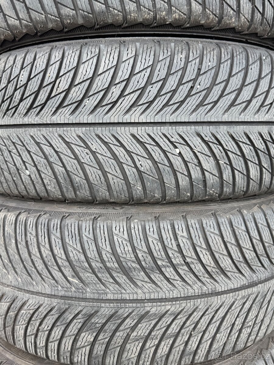 Pneu 235/45R18