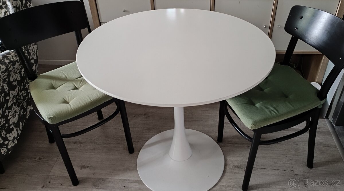 kulatý stůl 80 cm a 2 židle