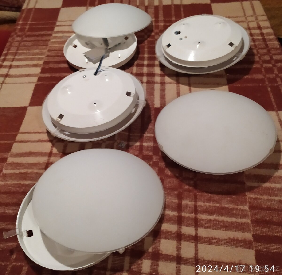 Nabízím světla na zeď, strop - pr. 25cm čiré sklo - IKEA