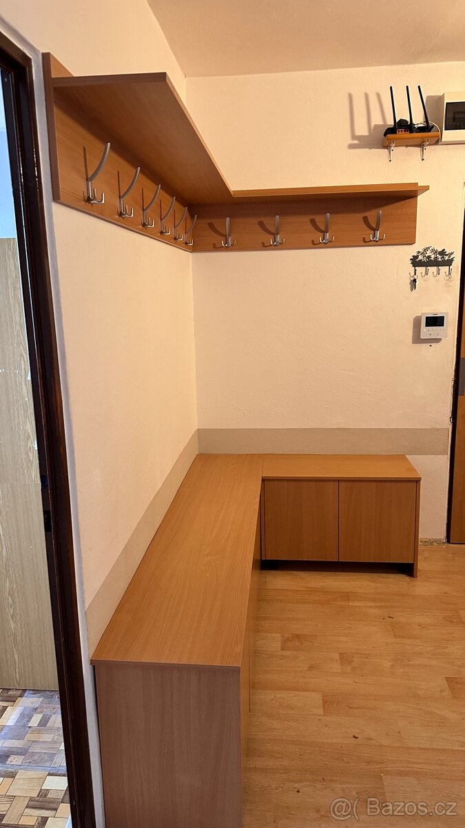 Botník skříňky předsíň