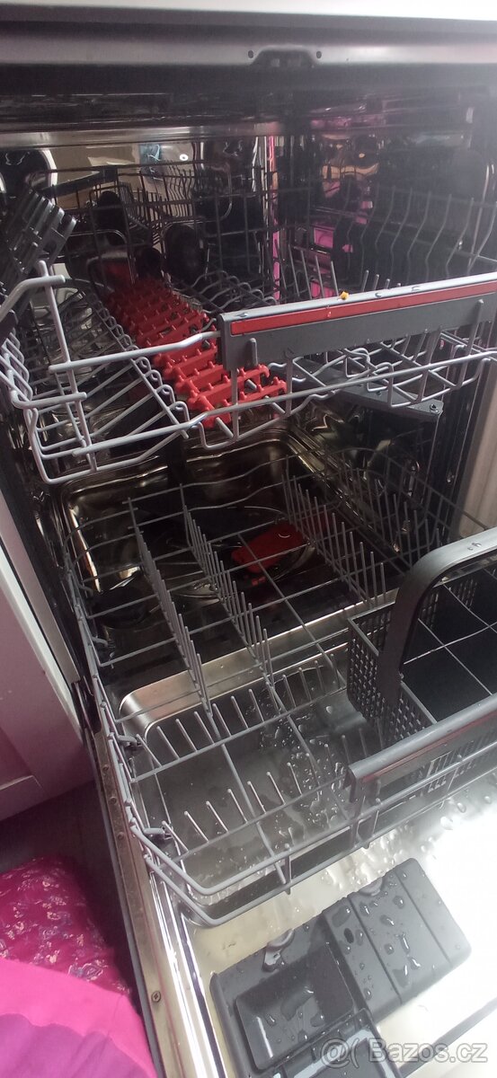 Myčka AEG 60 cm nerez volně stojící