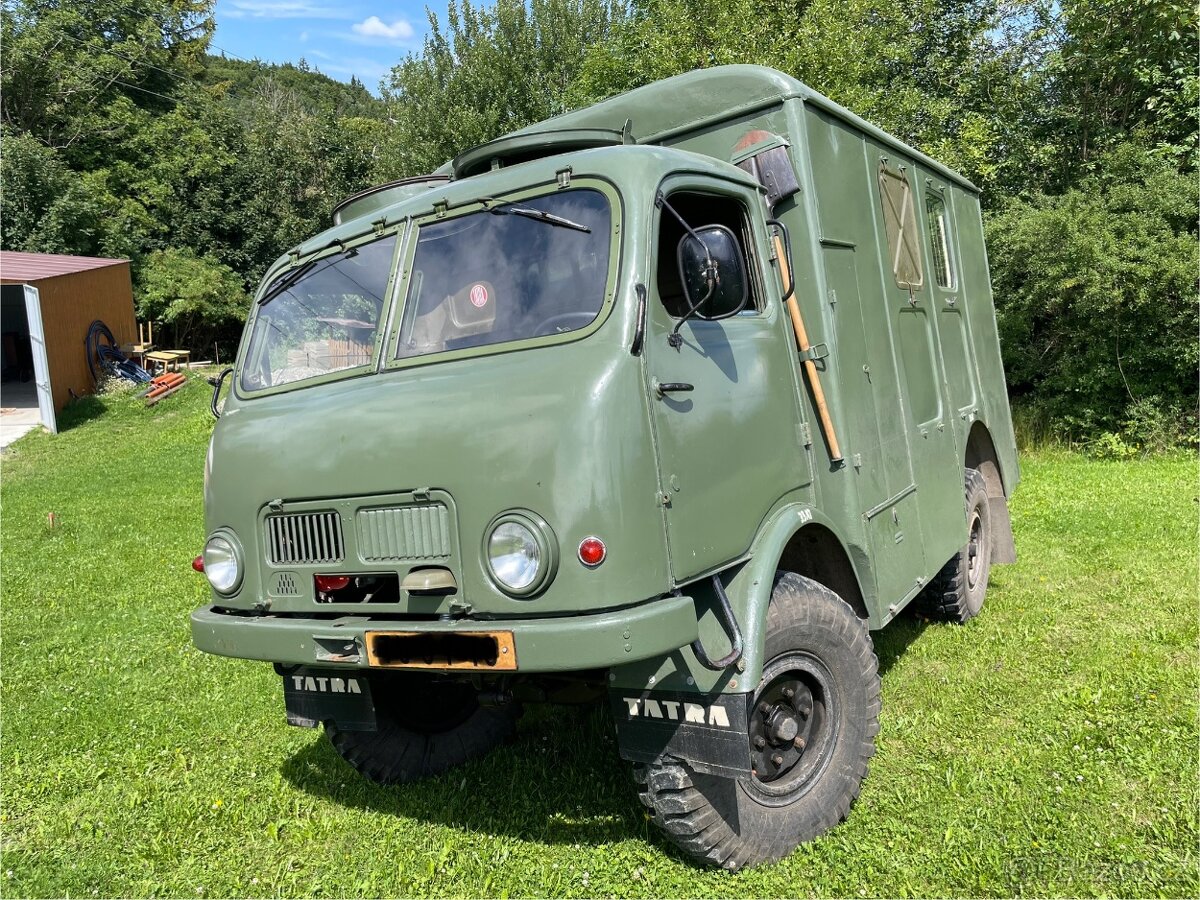 Tatra 805, vysoká skříň, 8 mist