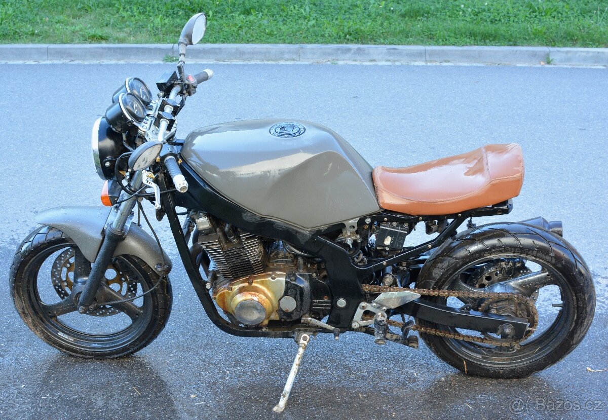 SUZUKI GS 500