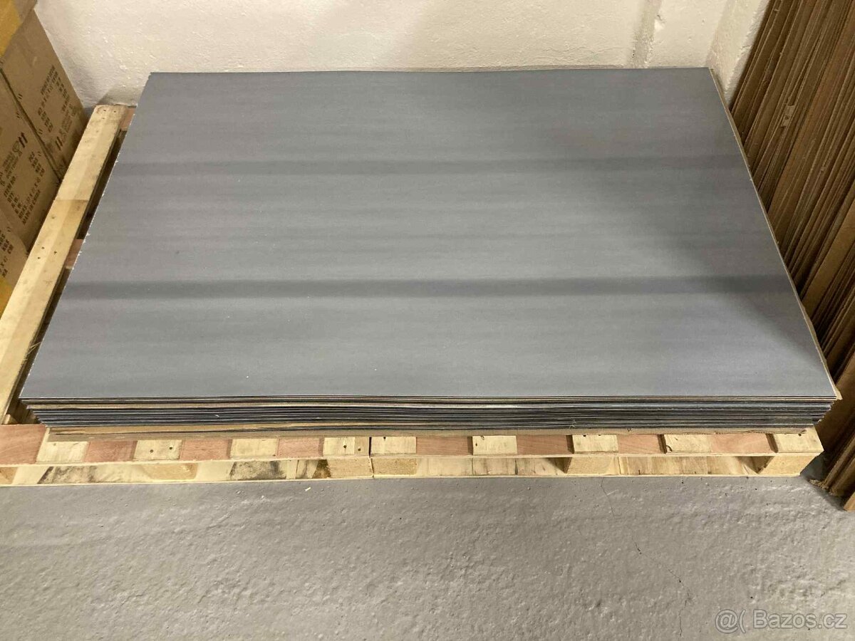 Černé plexisklo Plexiglas XT 3mm 9N871 1500X1000