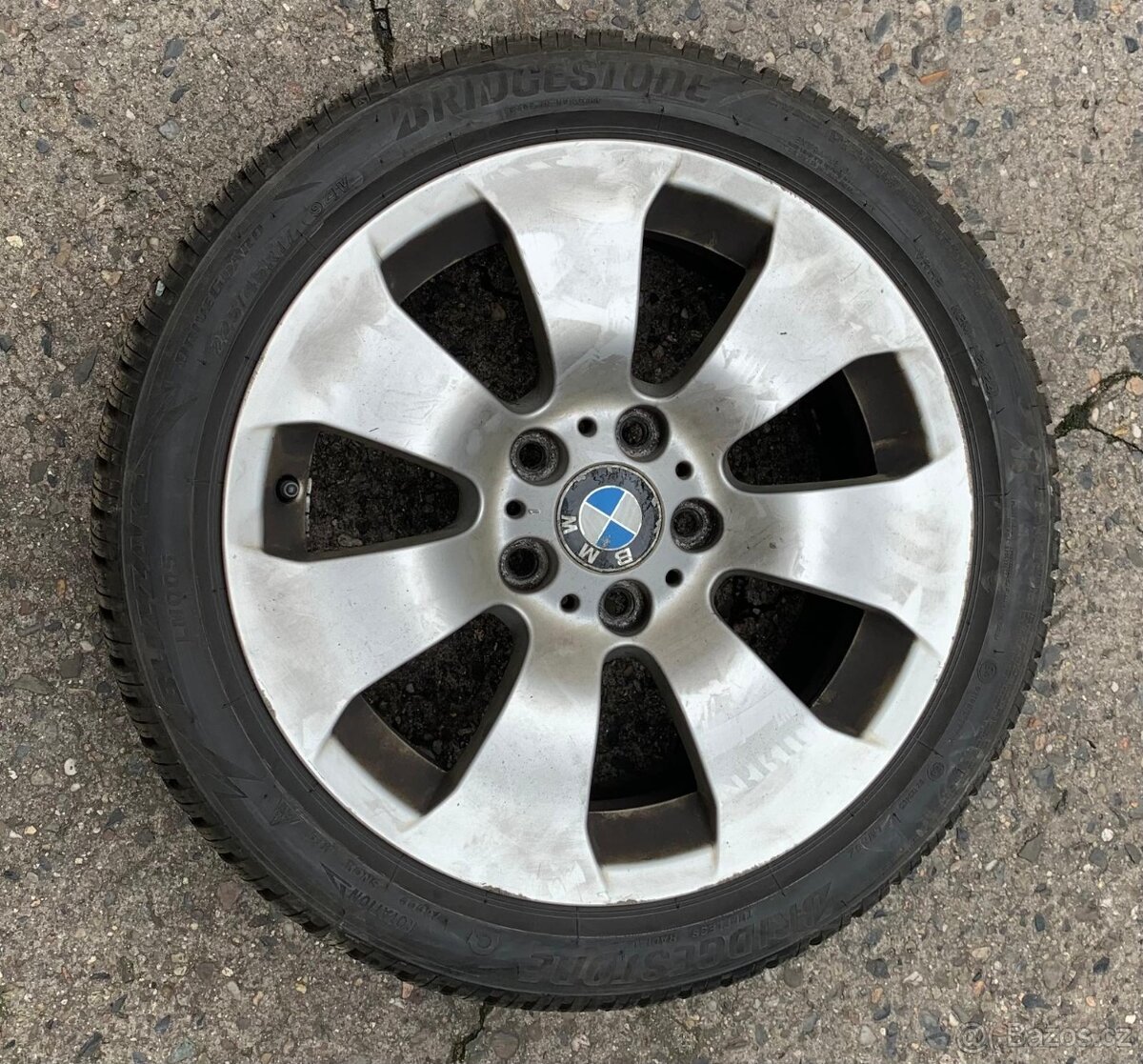 Bridgestone Blizzak LM005 225/45 R17 XL