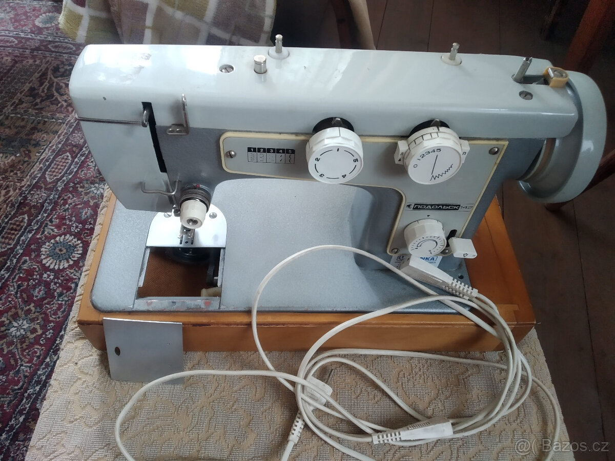 Šicí stroj Podolsk na opravu