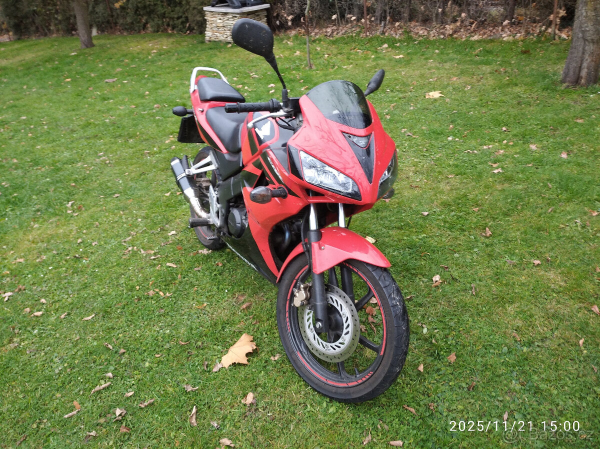 Honda CBR 125R rok 2009 -11kW - 46329 km- řidičák A1