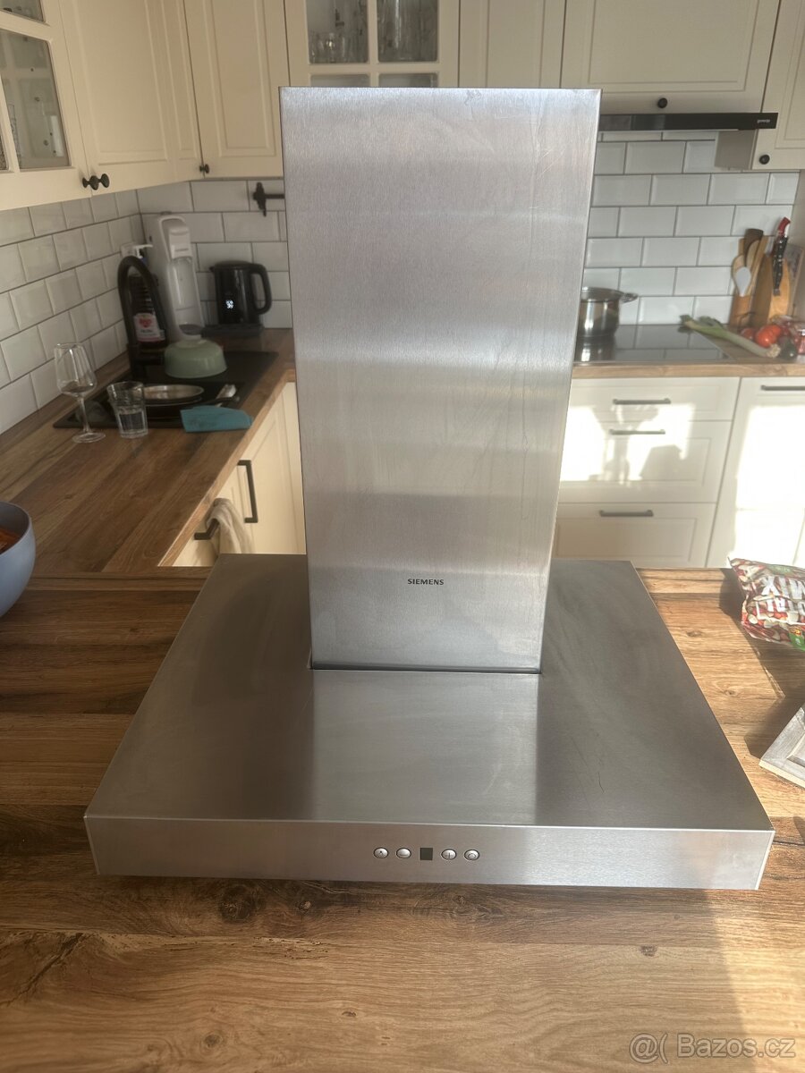 Nástěnný odsavač par nerez  Siemens LC46652