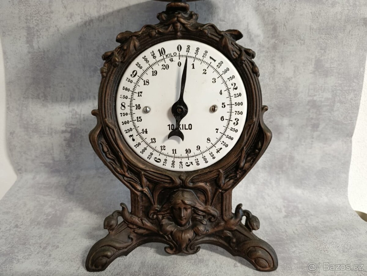 Velmi pěkné jednomiskové figurální 10kg váhy do sbírky