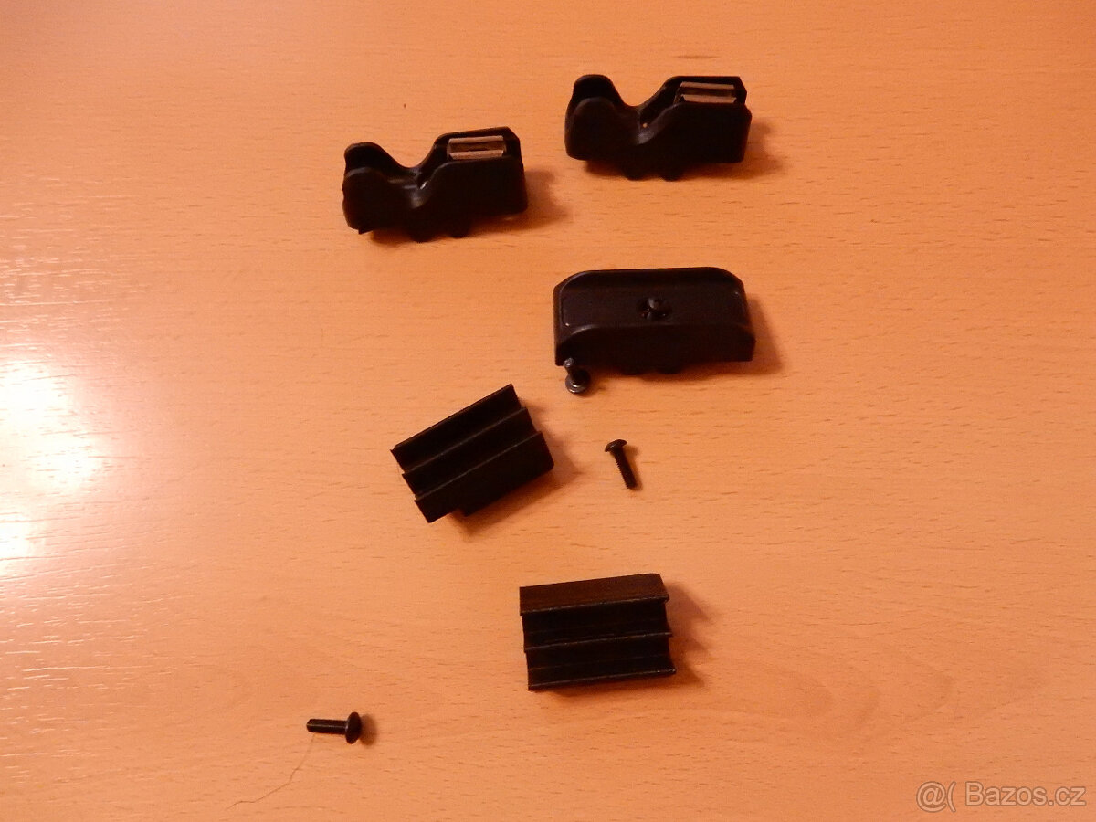 Prodám spony na bity k nářadí Dewalt