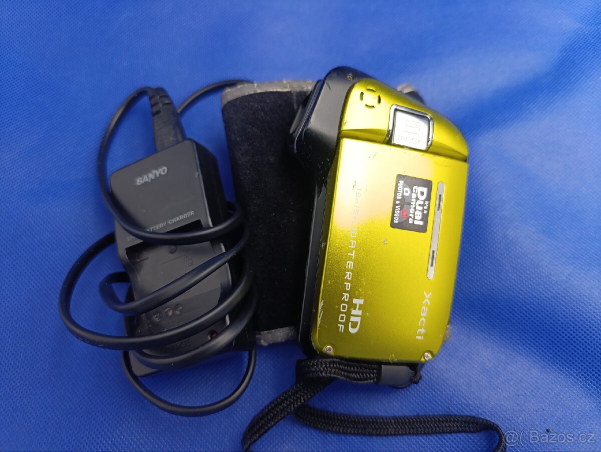 Duální kamera Sanyo Xacti CA9