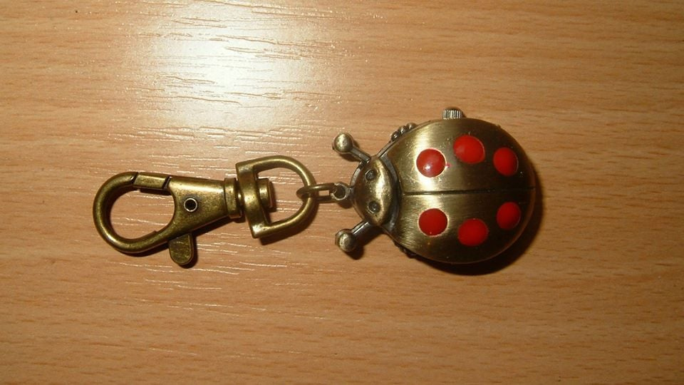 hodinky na přívěsku