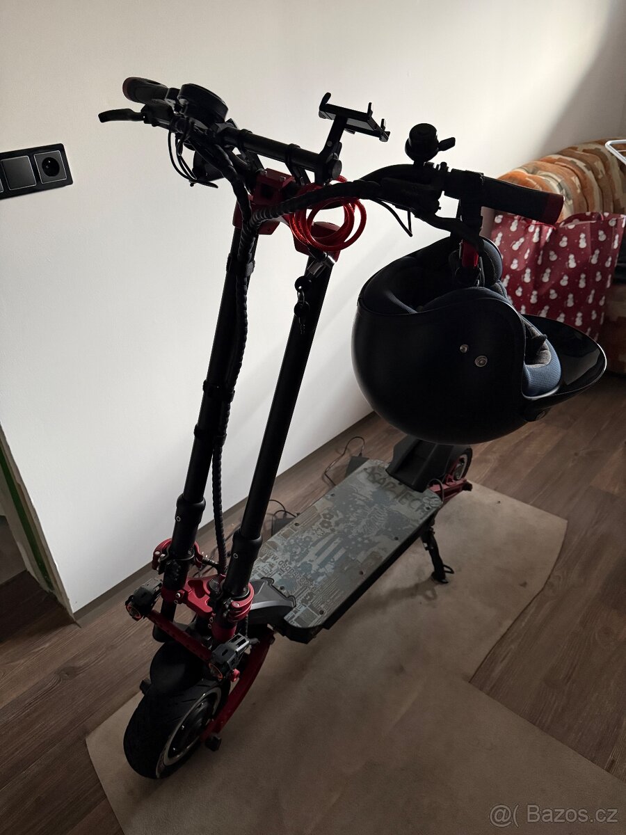 Elektrokoloběžka Techlife X9