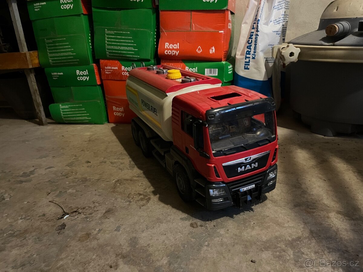 PRODÁM CISTERNU BRUDER