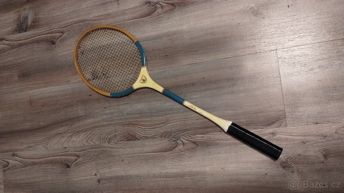 Badmintonová raketa Artis Viktoria