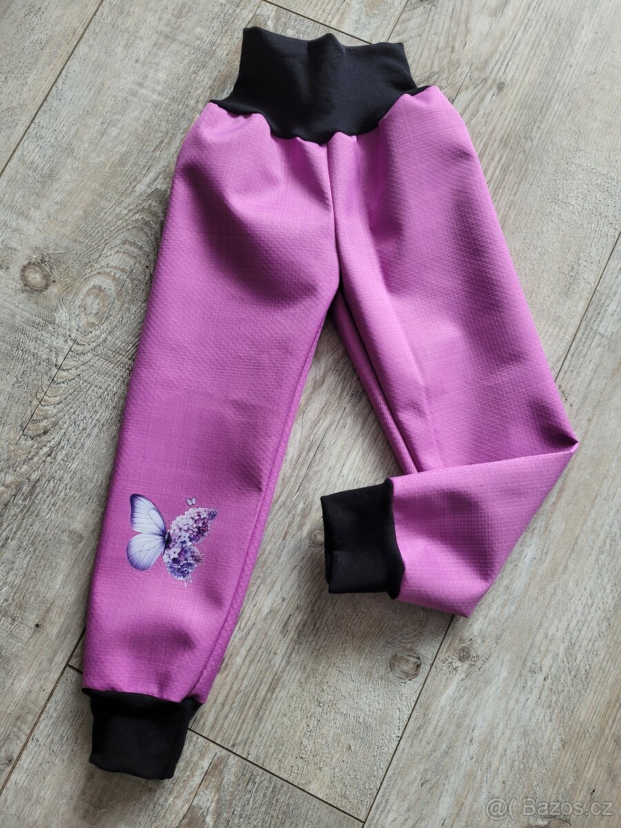 Jarní softshellove kalhoty vel. 104 lila