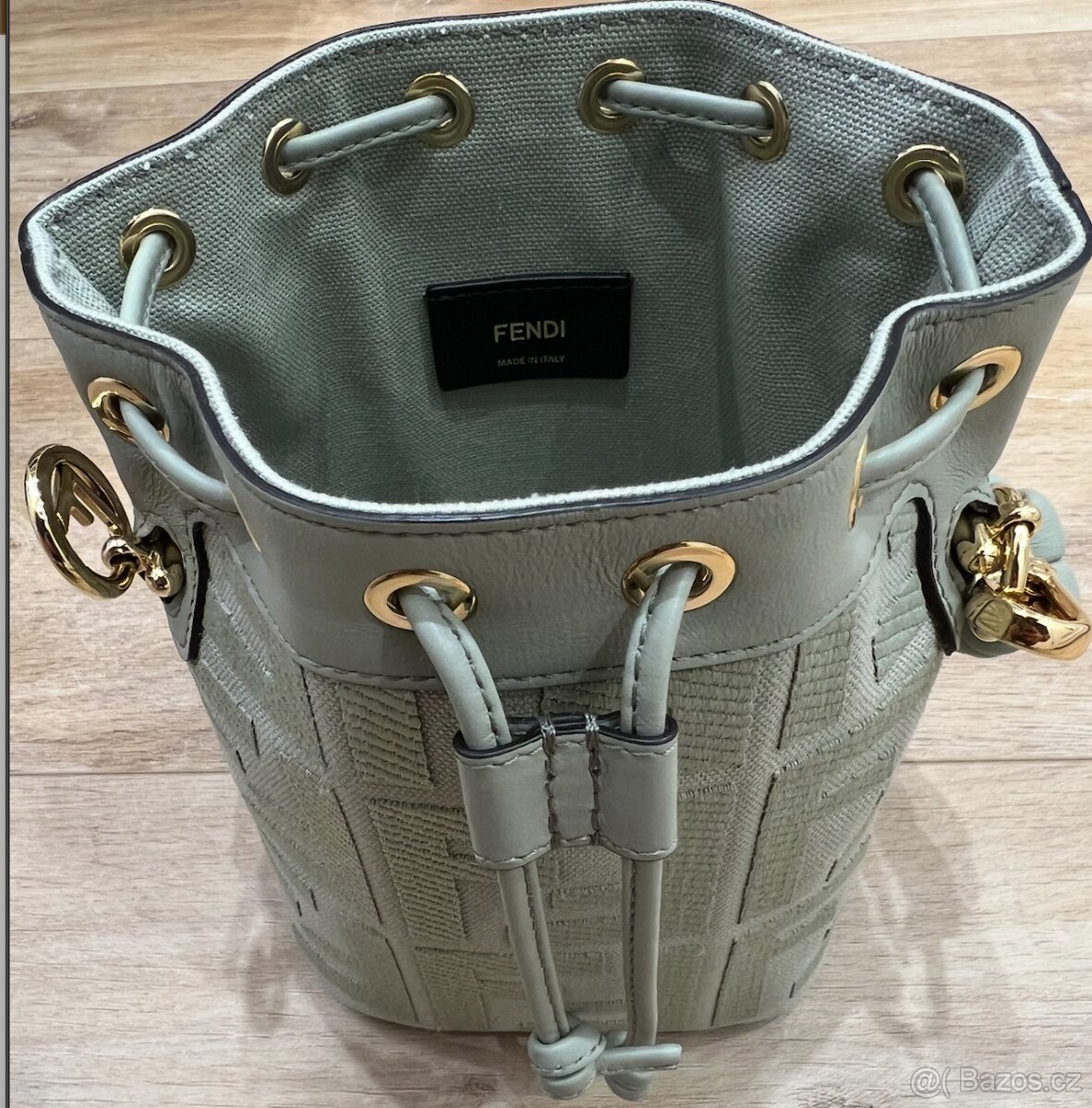 👜 Prodám ikonickou Fendi Mon Tresor kabelku – limitovaná ed