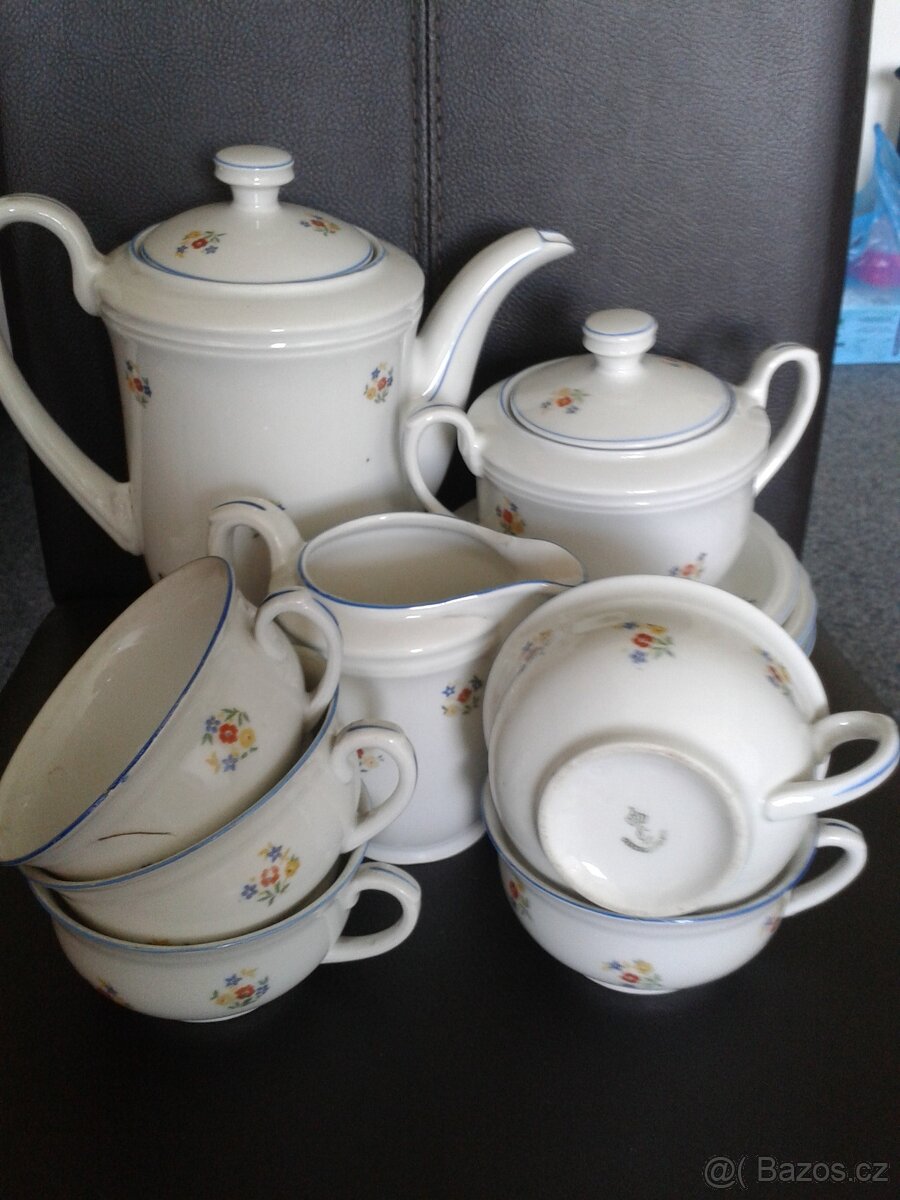 nádherný porcelánový servis