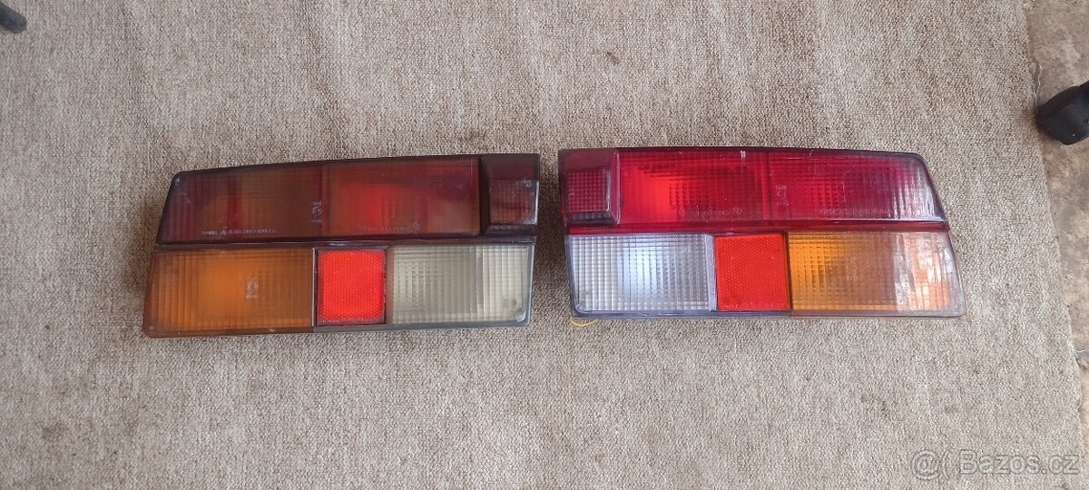 Škoda 120 zadní svetla