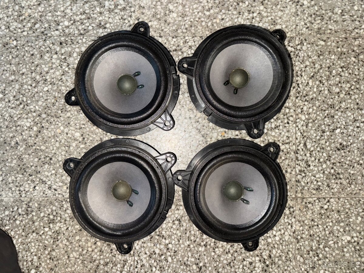 Reproduktory BOSE do auta
