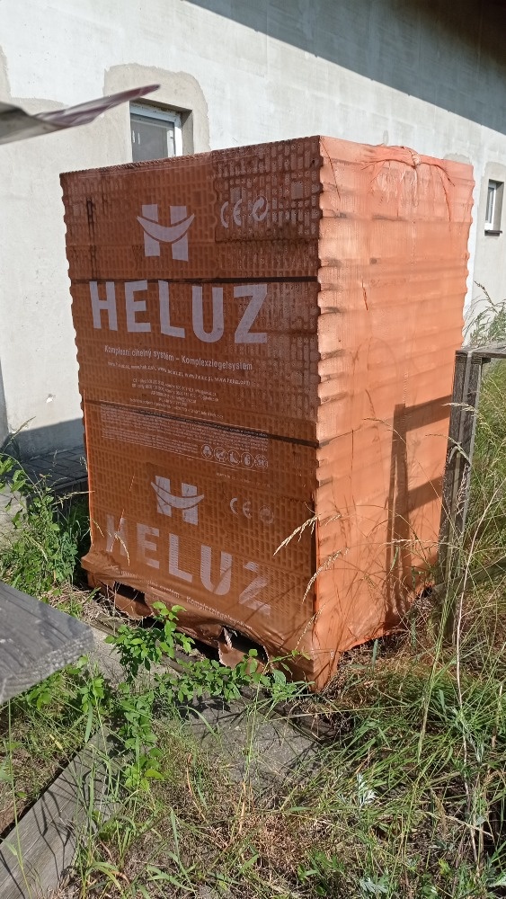 Cihla broušená Heluz 25 UNI P12,5 250×375×249 mm