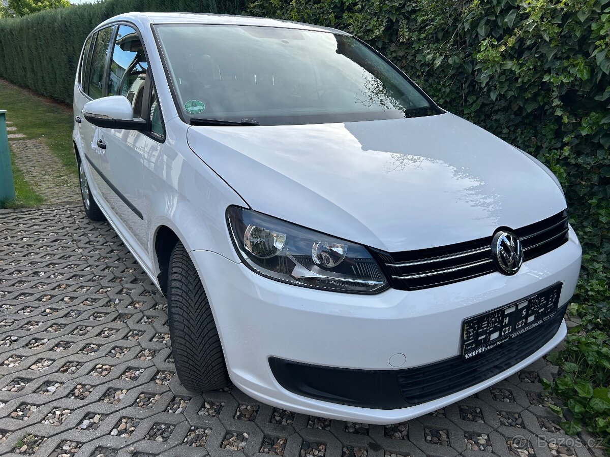 VW Touran 1.2 TSI 77 kW, po 1.majiteli, serviska