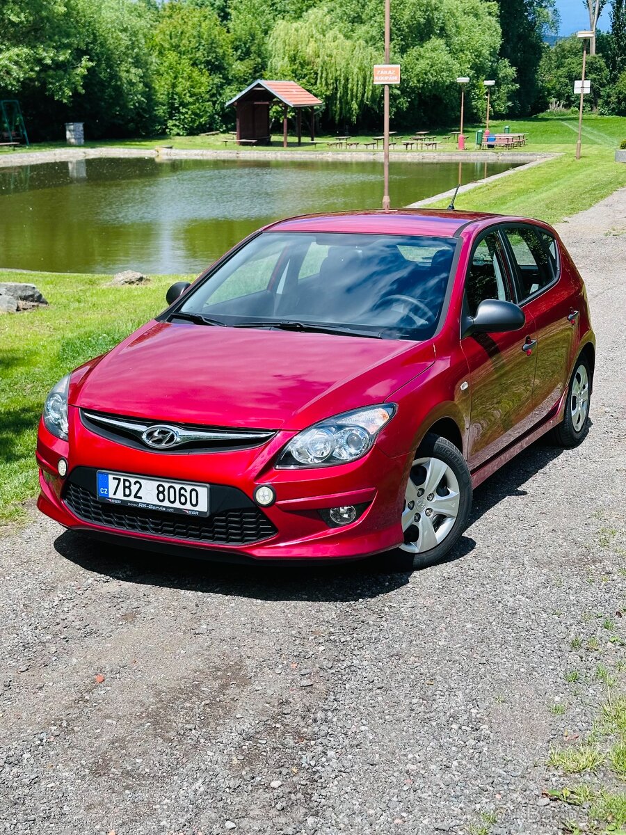 HYUNDAI i30 1.4 i, 115 TIS KM, 1 MAJITEL PO ROZVODECH A STK