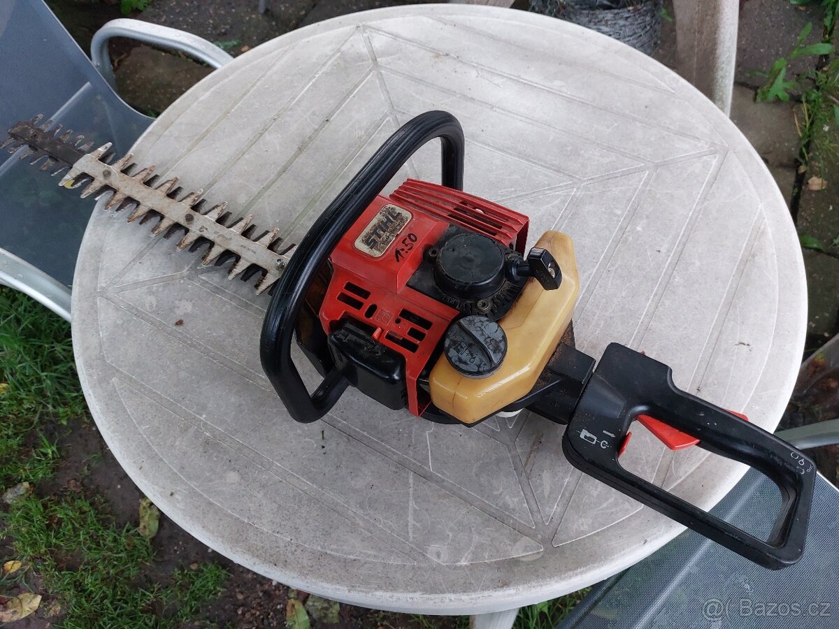 Benzínový plotostřih STIHL HS80.