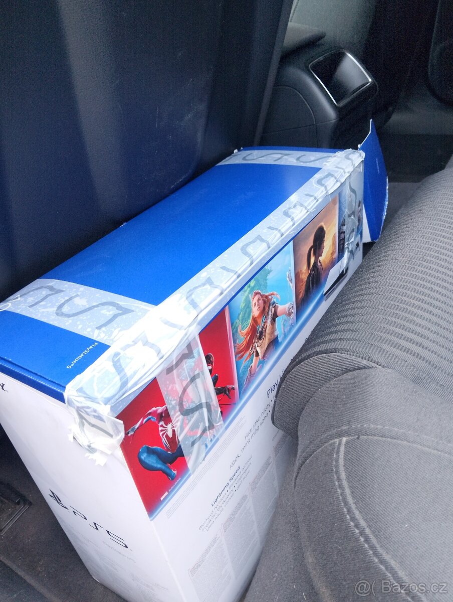 Ps5 - slim - 2 ovladače - rok záruka