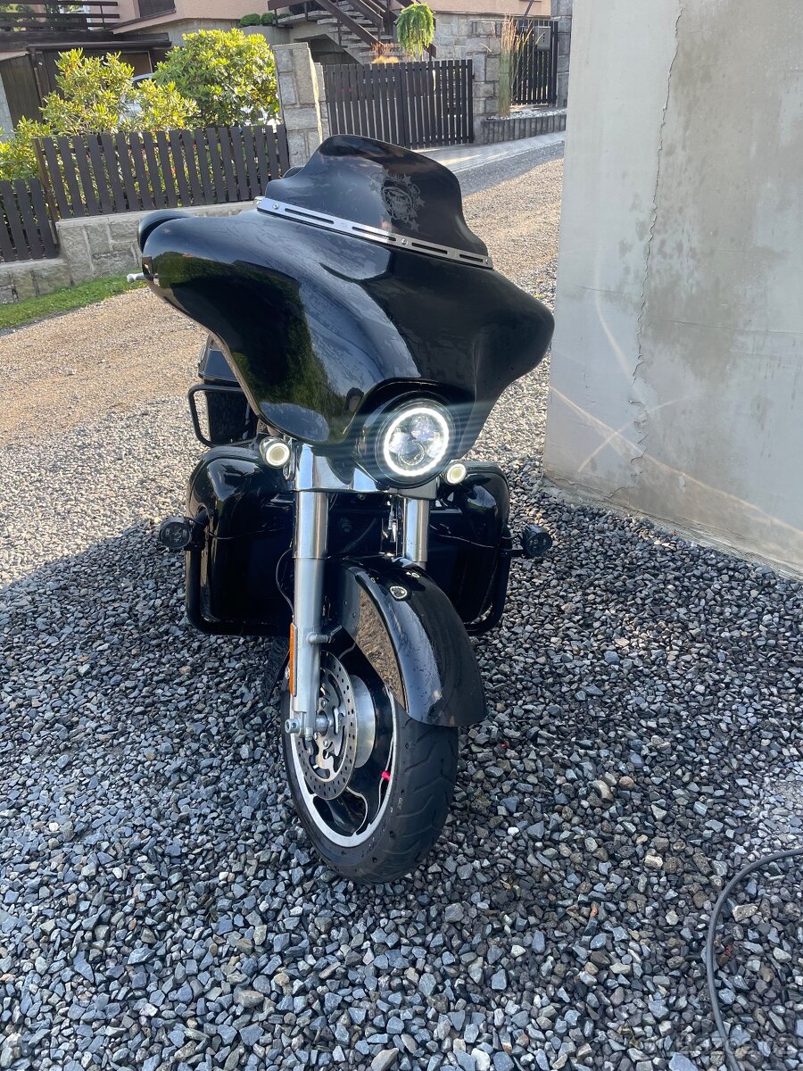 Harley dovvidson street gllide