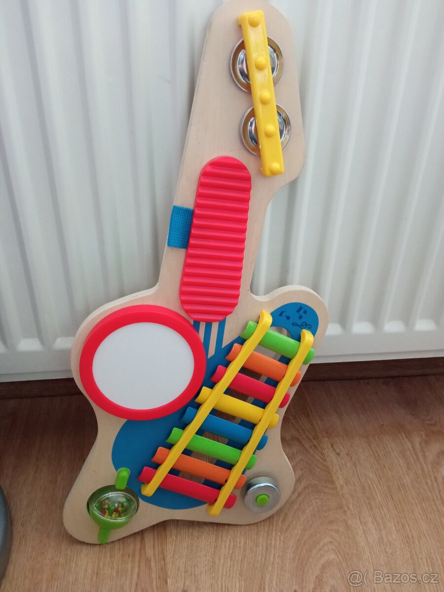 Dřevěná zvuková kytara pro nejmenší / nová/