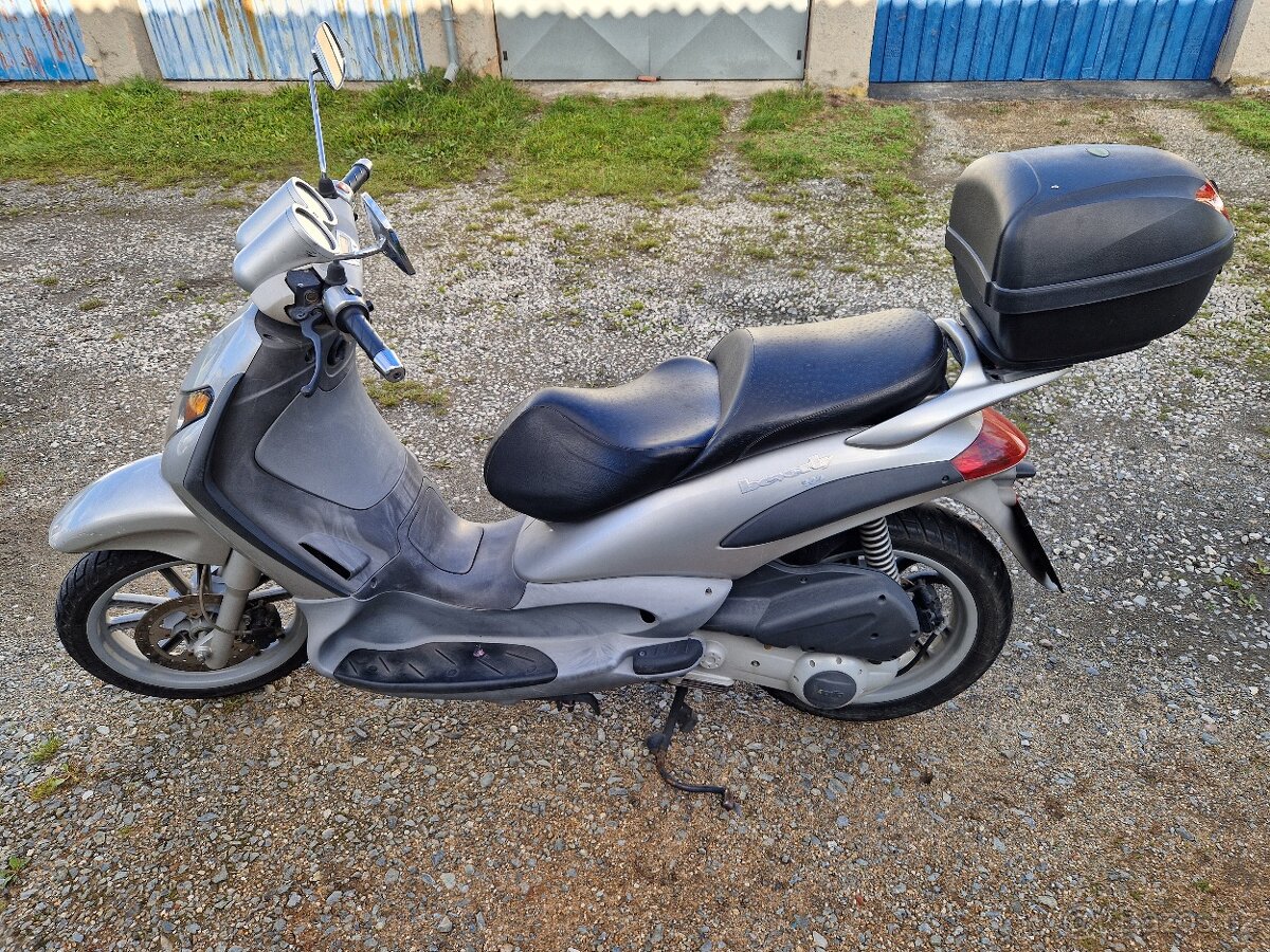 Piaggio Beverly 200