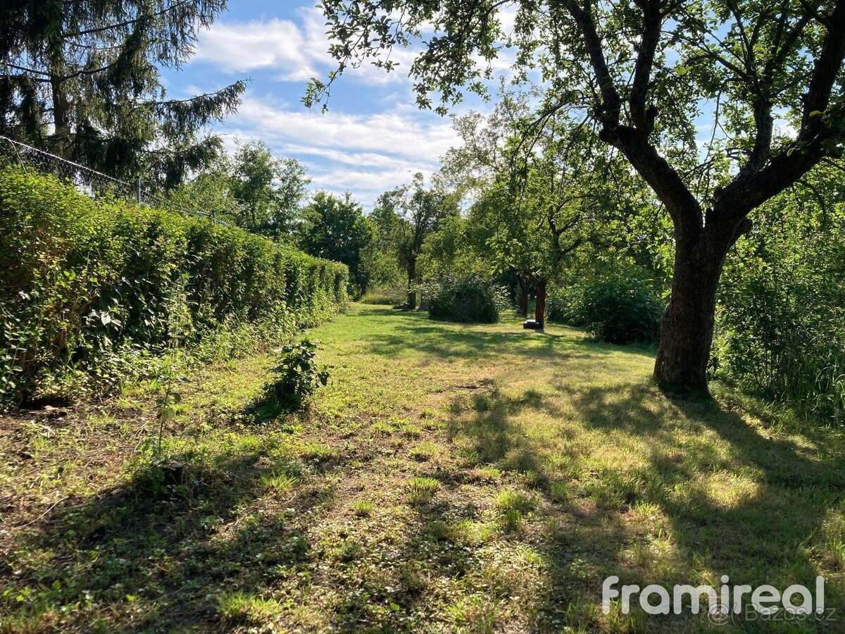 Prodej pozemky - zahrady, 760 m² - Praha - Veleslavín