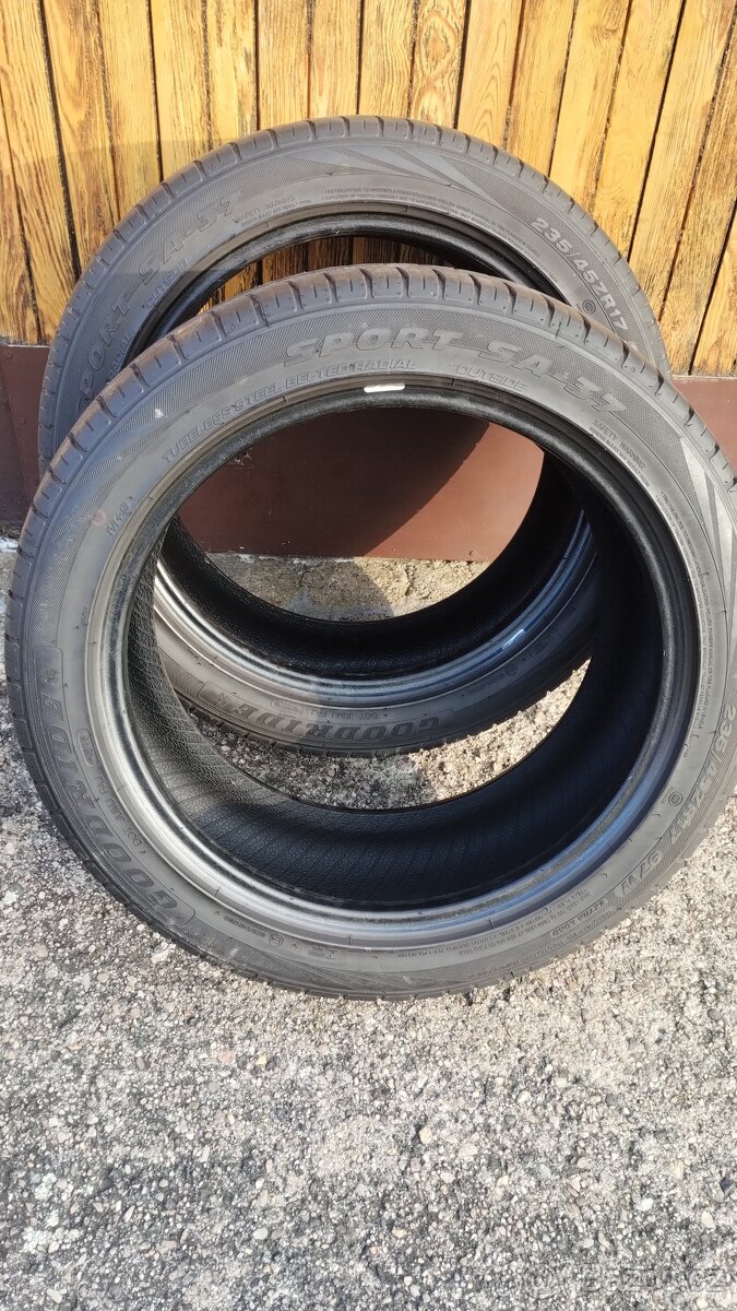 2ks letni pneu goodride 235/45-17 3-4mm