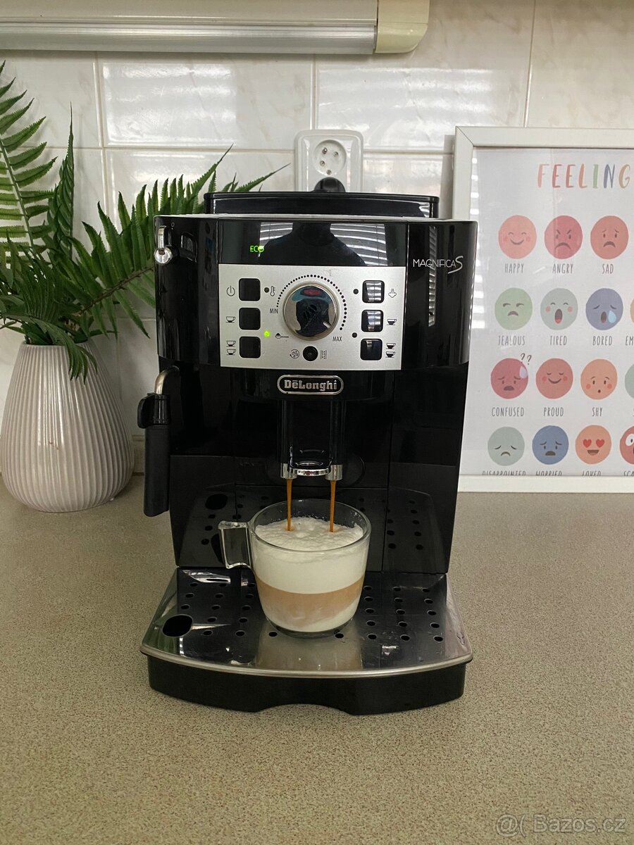 Kávovar Delonghi Magnifica S ECAM