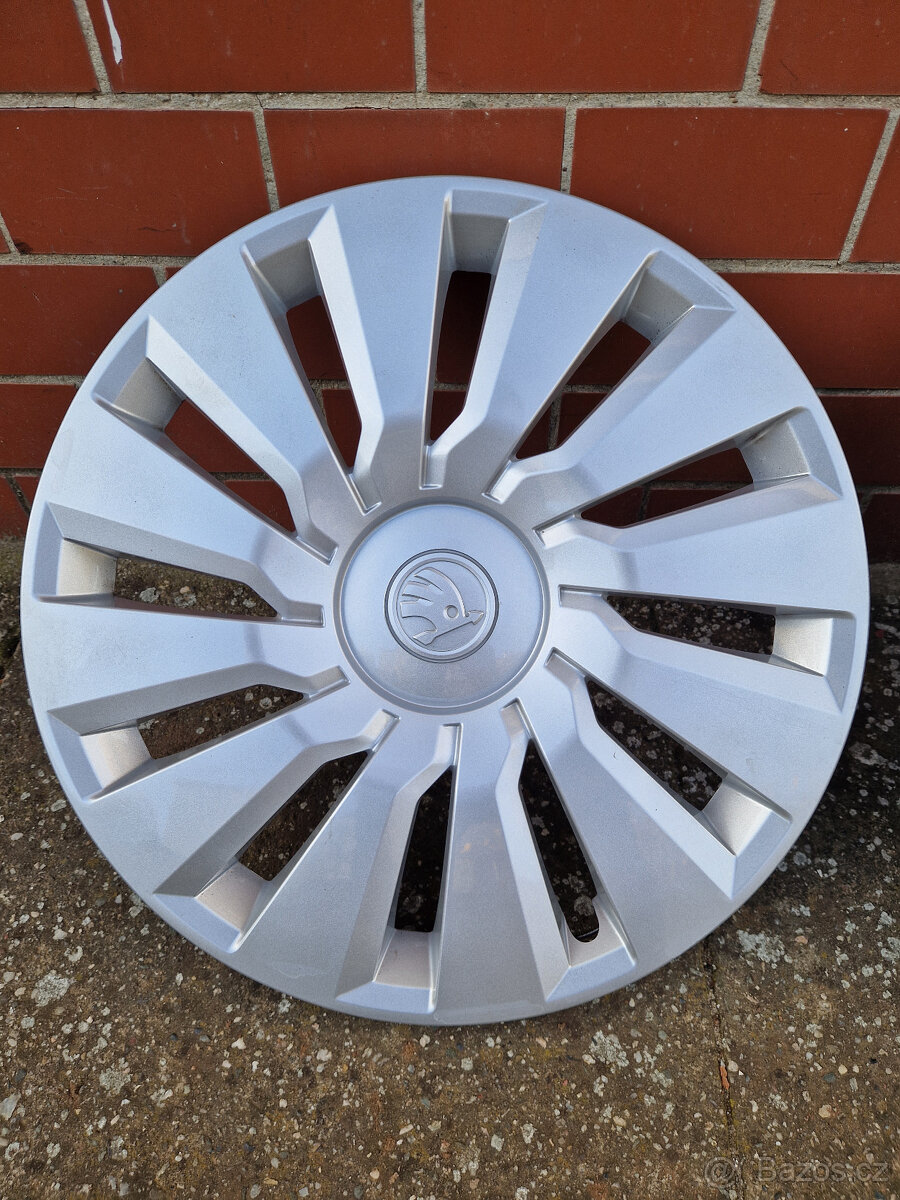 poklice skoda R16 kryty disku 16 škoda Poklice r16