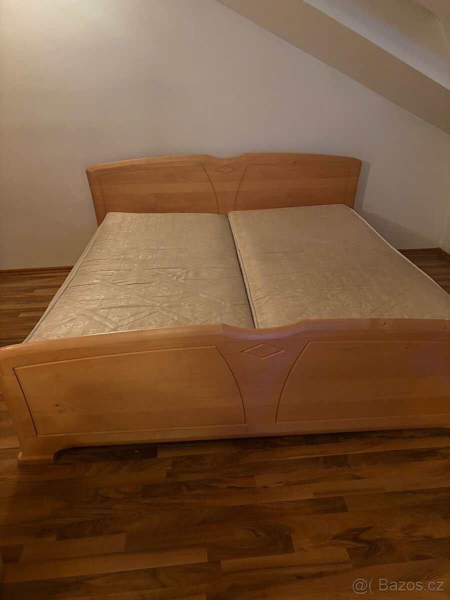 Sestava ložnice dřevo